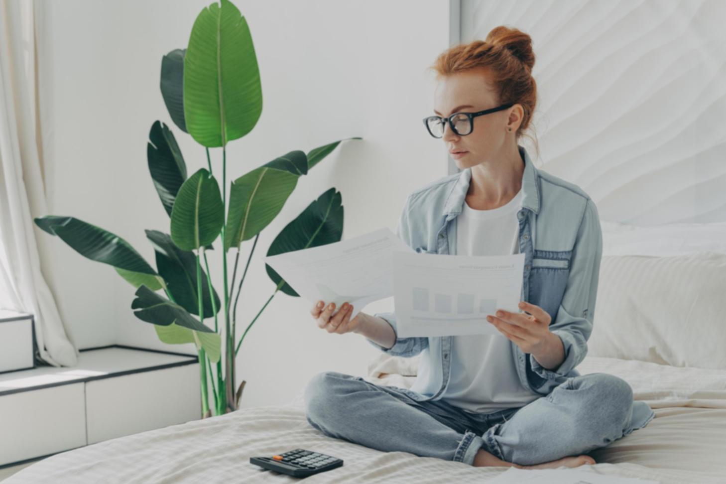 Espacio de trabajo moderno donde desarrollamos estrategias financieras personalizadas para familias